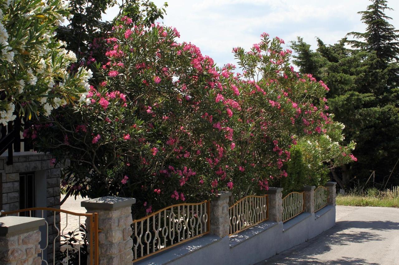 Apartments And Rooms By The Sea Starigrad, Paklenica - 6591 Exterior foto