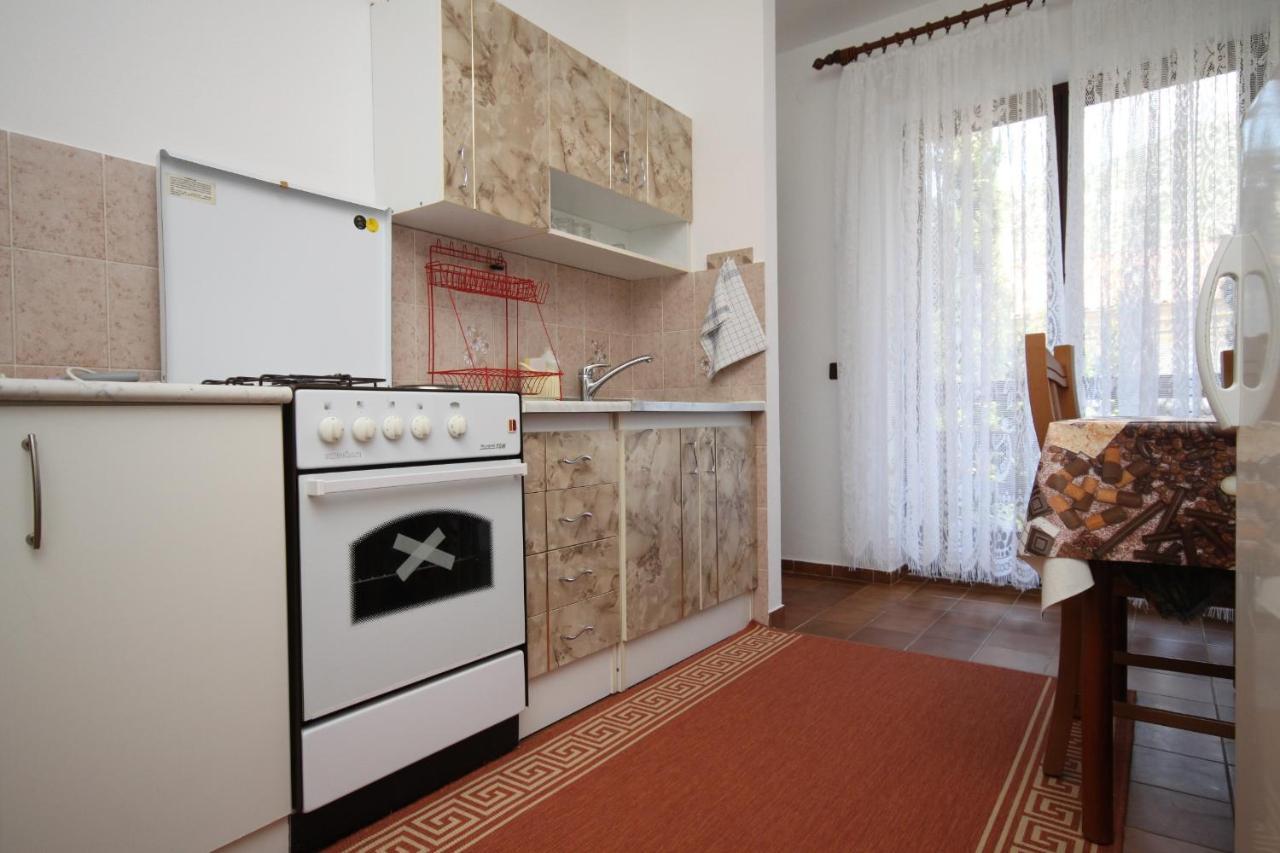 Apartments And Rooms By The Sea Starigrad, Paklenica - 6591 Exterior foto