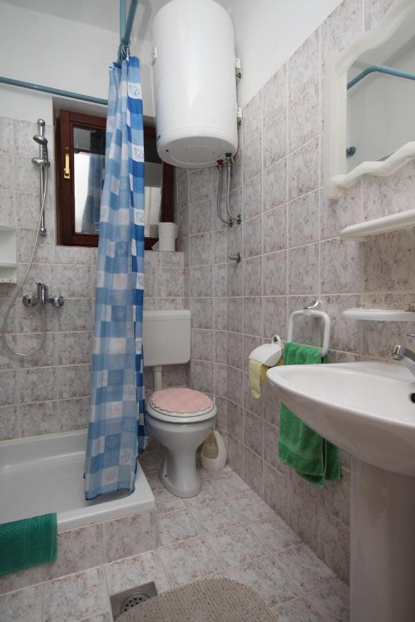 Apartments And Rooms By The Sea Starigrad, Paklenica - 6591 Exterior foto