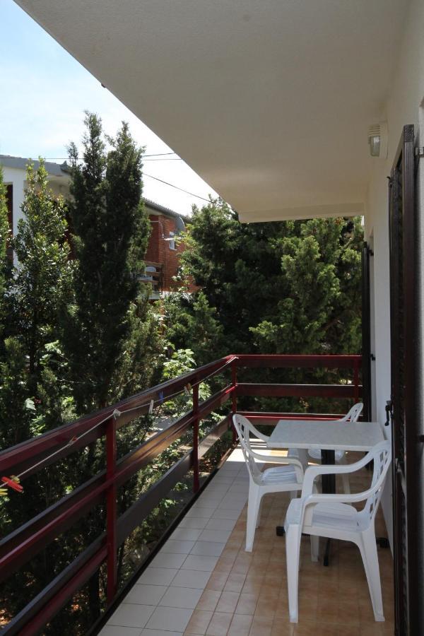 Apartments And Rooms By The Sea Starigrad, Paklenica - 6591 Exterior foto