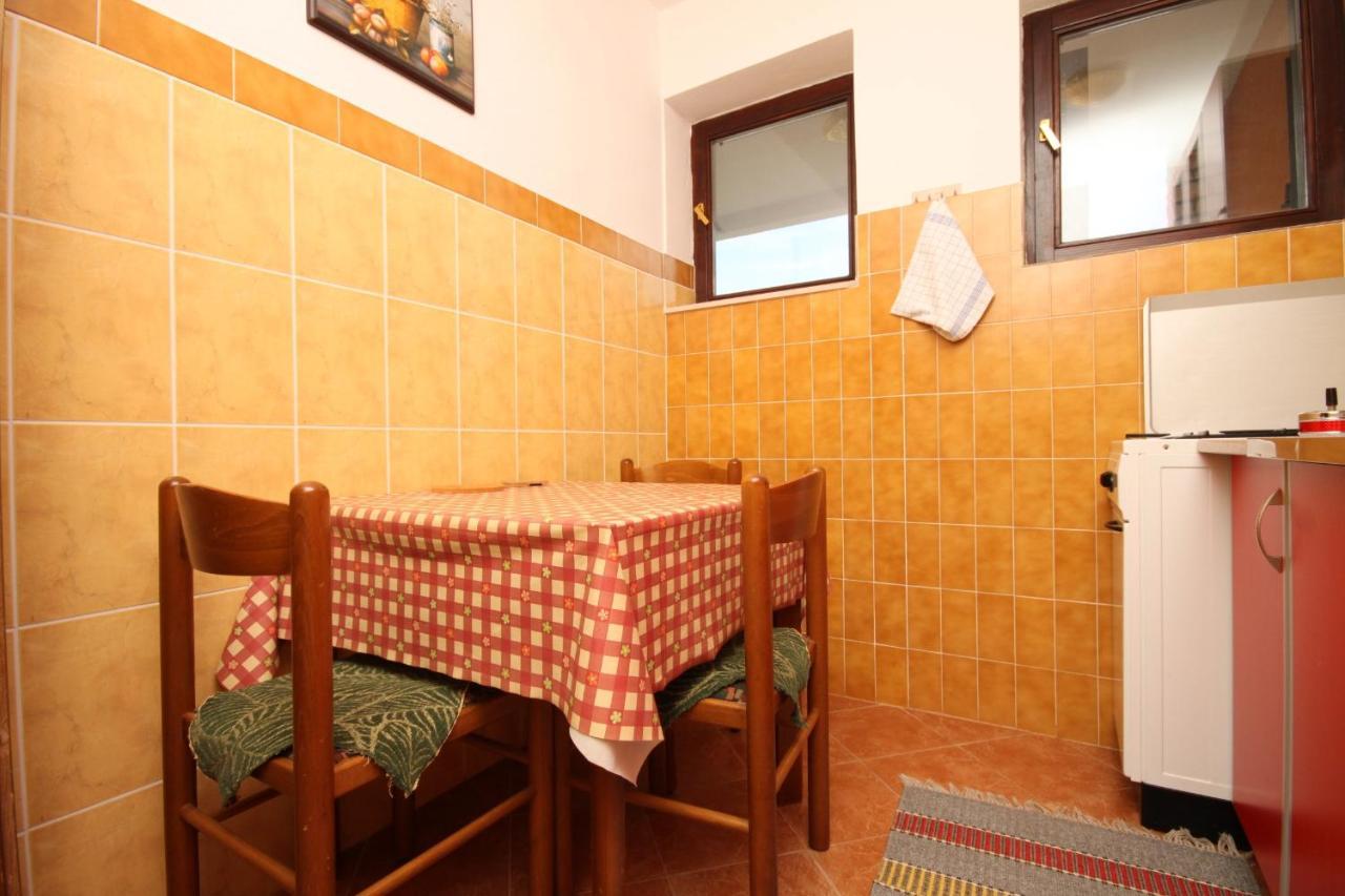 Apartments And Rooms By The Sea Starigrad, Paklenica - 6591 Exterior foto