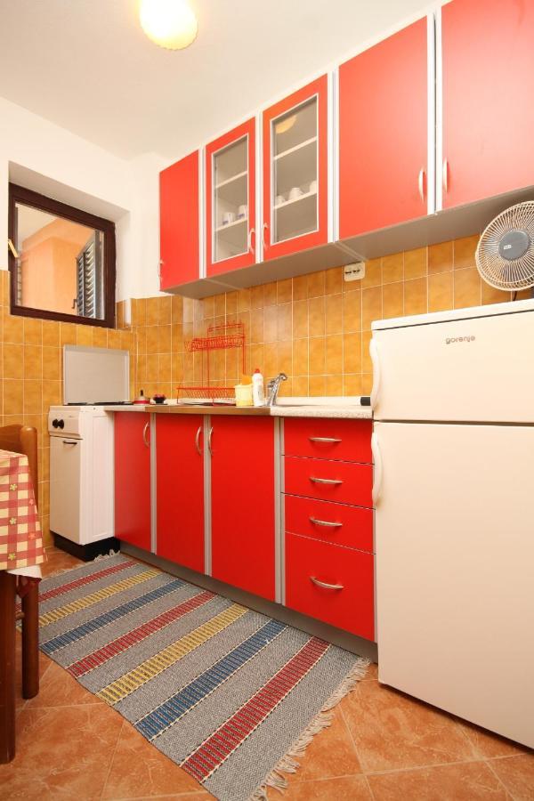 Apartments And Rooms By The Sea Starigrad, Paklenica - 6591 Exterior foto