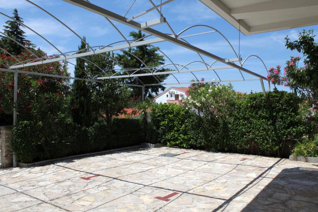 Apartments And Rooms By The Sea Starigrad, Paklenica - 6591 Exterior foto