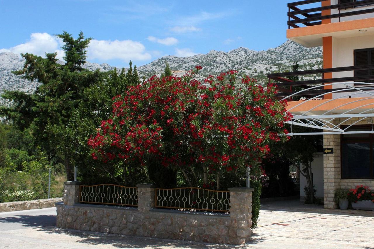 Apartments And Rooms By The Sea Starigrad, Paklenica - 6591 Exterior foto