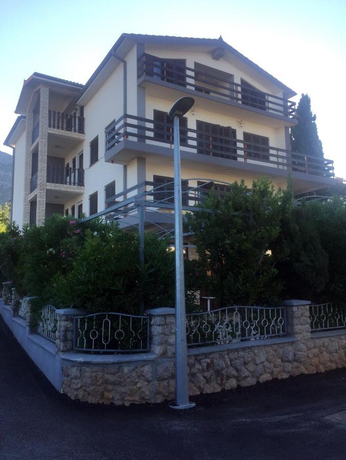 Apartments And Rooms By The Sea Starigrad, Paklenica - 6591 Exterior foto