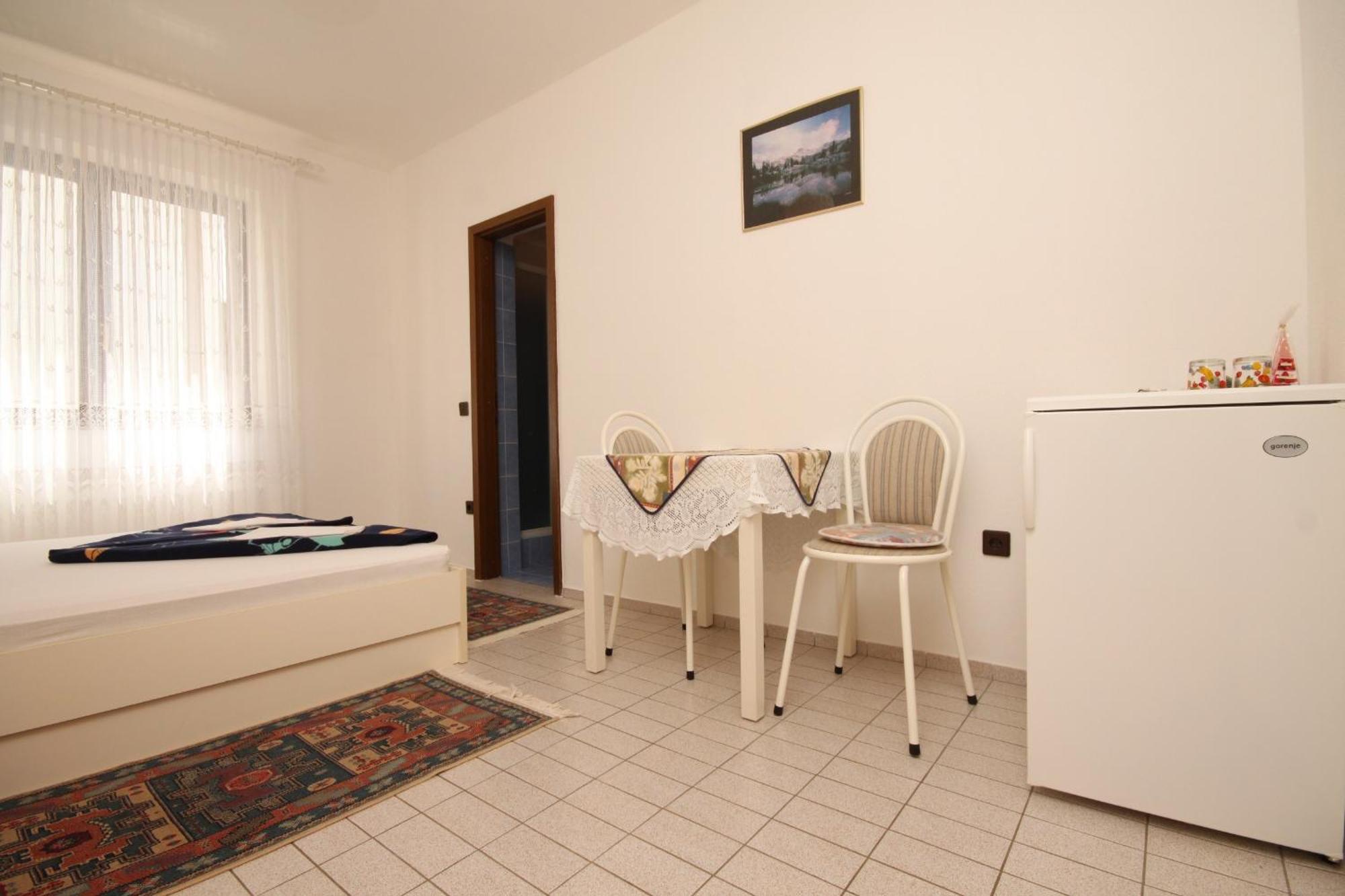 Apartments And Rooms By The Sea Starigrad, Paklenica - 6591 Exterior foto
